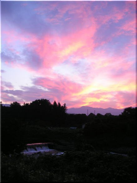 笛吹川の朝焼け