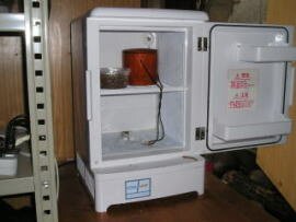 餌の保存冷蔵庫